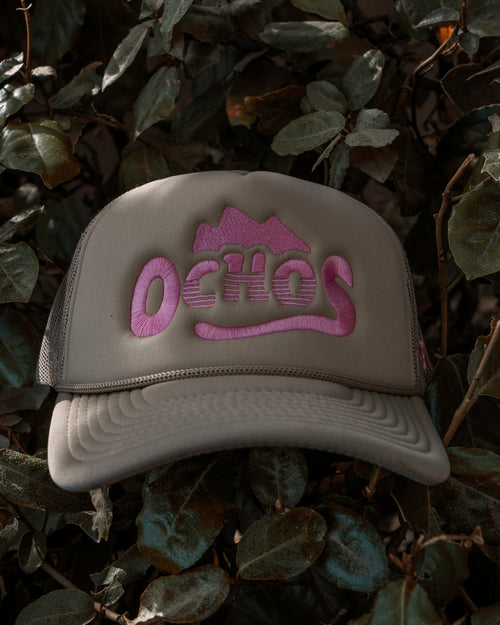 Beige/Pink Ochos Trucker